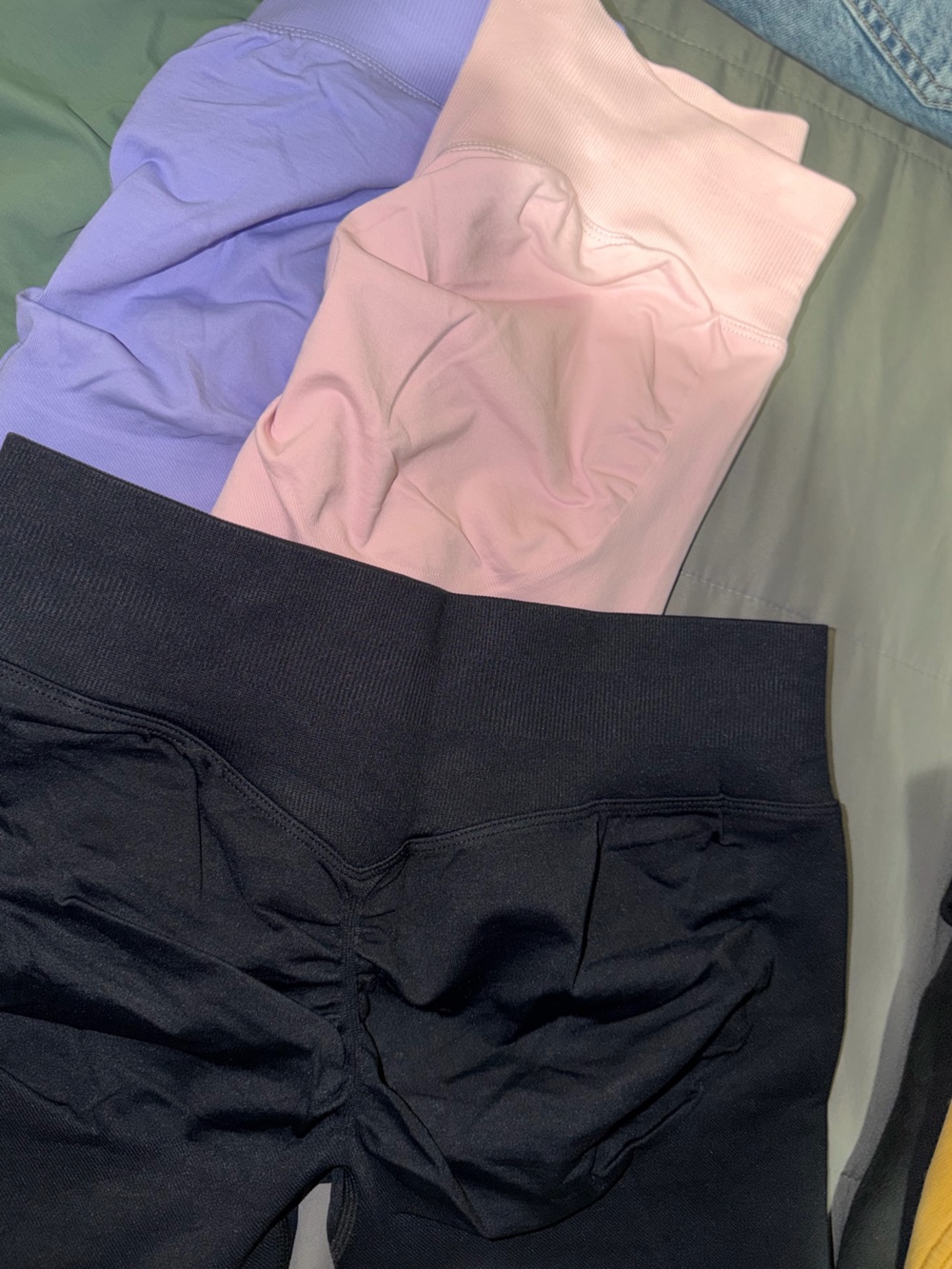 Pack of 4 Seamless High-Waist Shorts — Sage, Lavender, Blush, Black - Picture 3 of 4